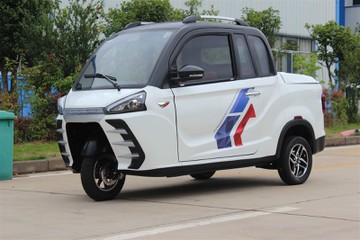 Enclosed passenger and cargo electric tricycle Enclosed passenger and cargo electric tricycle